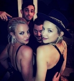 Звездные подружки: Кейт Хадсон и Бритни Спирс устроили домашнюю вечеринку