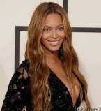 Счастливы вместе: Бейонсе позирует в объятиях любимого супруга