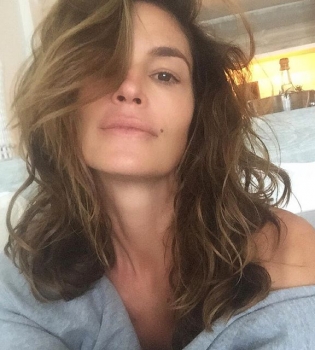 Синди Кроуфорд рассказала о пикантном моменте ее знакомства с бывшим мужем Ричардом Гиром