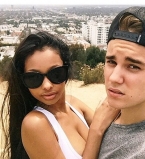 Осторожно, горячо: в сеть попали сексуальные фото девушки Джастина Бибера