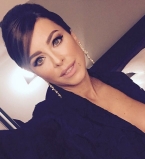 Ани Лорак вышла в свет в прозрачном топе