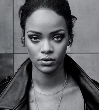 Соблазнительная Рианна снялась в стильной фотосессии для T Magazine