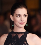 Неожиданно: Энн Хэтэуэй устроила скандал на съемках