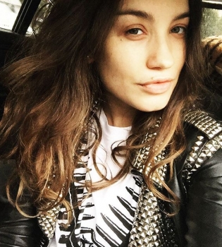 Молодая мама Виктория Дайнеко показала новорожденную дочь