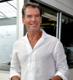 Берегитесь, женщины: Пирс Броснан покоряет отменным стилем и неувядающей красотой