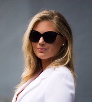 Сдержанно и стильно: соблазнительная Кейт Аптон блистает в роскошной черно-белой фотосессии