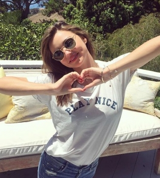 Счастливы вместе: Миранда Керр веселится с сыном Флинном