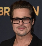 Брэд Питт сменил цвет волос и стал совершенно седым