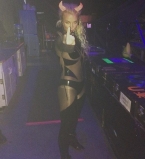 Звездный конфуз: у Бритни Спирс разошлась молния на костюме прямо на сцене