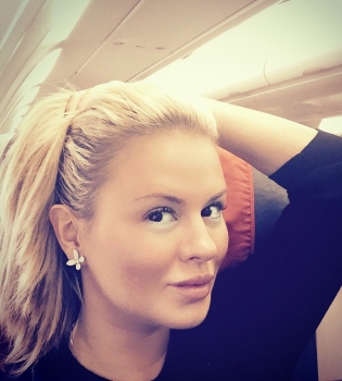 Неожиданный эксперимент: Анна Семенович поменяла цвет волос