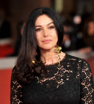 Благородная красота: Моника Белуччи блистает на кинофестивале в Риме