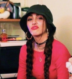 19-летняя дочь Мадонны набила татуировку в честь родителей