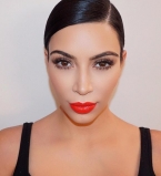 Дорогой подарок: Канье Уэст подарил жене бюстгальтер за 5 миллионов долларов