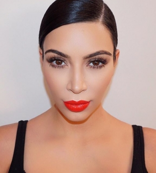 Дорогой подарок: Канье Уэст подарил жене бюстгальтер за 5 миллионов долларов