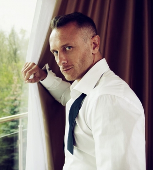 Ларсон умер