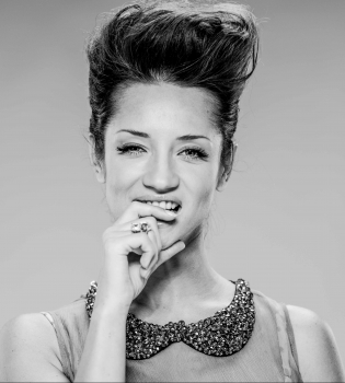 Татьяна Денисова поставила откровенную хореографию с плетками