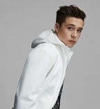 16-летний Бруклин Бекхэм появился на публике с возлюбленной