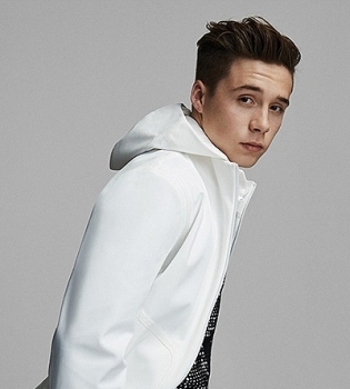 16-летний Бруклин Бекхэм появился на публике с возлюбленной