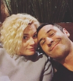 В ожидании чуда: Стас Костюшкин появился на публике с беременной женой