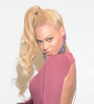 Сверхоткровенно: Бейонсе обескуражила откровенным декольте