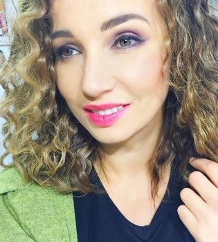 Фотография Анфисы Чеховой в сексуальном боди взорвала интернет