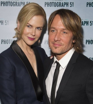 СМИ: Супруг Николь Кидман изменяет ей с молодой красоткой