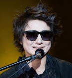 Земфира заплатила 306 тысяч рублей своему обиженному фанату