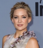 Цветущая красота: счастливая и прекрасная Кейт Хадсон блистает на красной дорожке