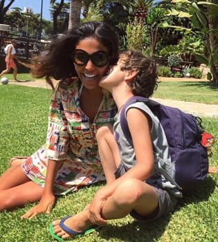 Санта Димопулос с сыном