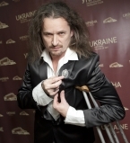 Поседевший Юрко Юрченко вернулся из Канады с поломанной ногой