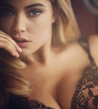 Соблазнительная Даутцен Крус примерила образ женщины-кошки