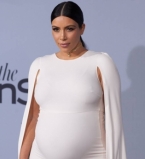 Ким Кардашьян скучает по стройной фигуре