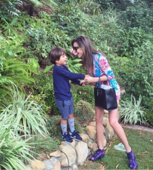 Миранда Керр растрогала публику новыми снимками с сыном