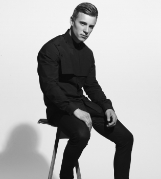 OLEYNIK решил выбрать Девочку года