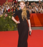 Актриса Светлана Ходченкова беременна первенцем