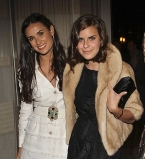 Дочь Деми Мур показала трогательное фото с матерью