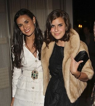 Дочь Деми Мур показала трогательное фото с матерью