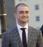 Неожиданно: Дэниел Рэдклифф постригся налысо