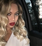 Невероятно трогательно: Бейонсе с маленькой дочерью станцевали на свадьбе друзей