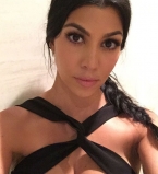 Голая правда: Кортни Кардашьян полностью разделась для тизера реалити-шоу