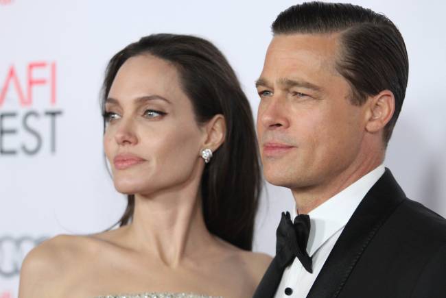Звездный скандал: няни детей Джоли и Питта обвиняют актеров в безответственности