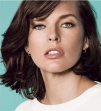 Не узнать: Милла Йовович перевоплотилась в 85-летнюю старушку