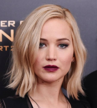 Дженнифер Лоуренс призналась, что страдает от одиночества