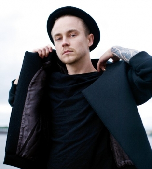 Артем Пивоваров