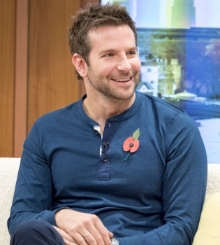 Поближе к любимой: Бредли Купер перебрался жить к Ирине Шейк