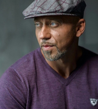 Серега рассказал, почему расстался со своей красавицей-женой