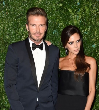 Модный провал: Дэвид Бекхэм рассказал о появлении на красной дорожке, за которое ему стыдно