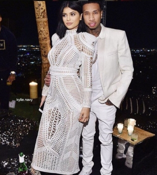 Кайли Дженнер рассталась с бойфрендом в день его рождения - СМИ