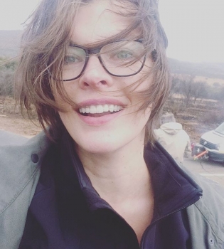 Маму Милы Йовович шантажирует маньяк