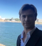 Не узнать: красавчик Крис Хемсворт похудел на 15 килограммов